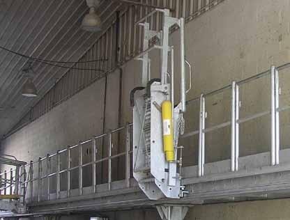 Tracking Gangway With Swing Gates