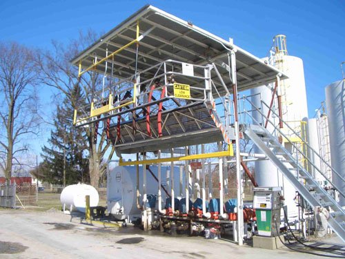 Truck Platform With Canopy And Wide Access Gangway