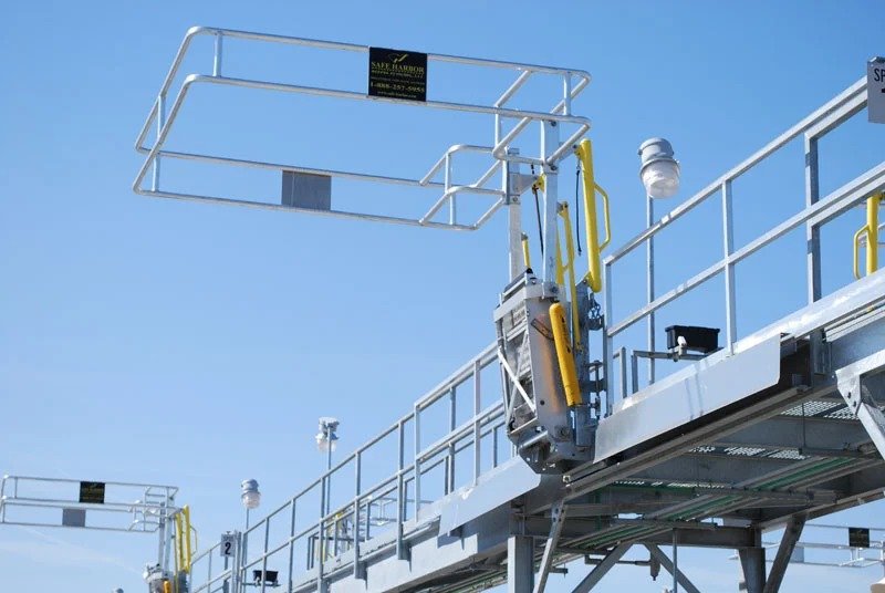 imgi_12_Rail-Rail-Gangway-With-Tracking-Handrail-1