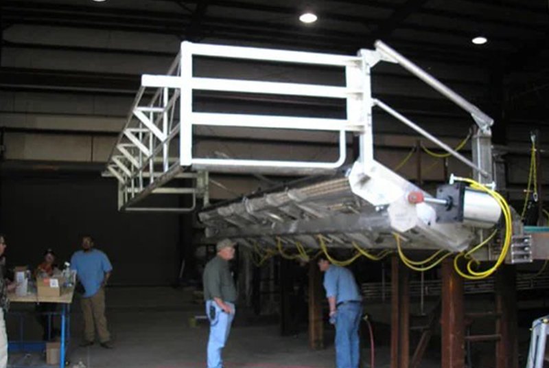 imgi_15_Wide-Access-Truck-Gangway